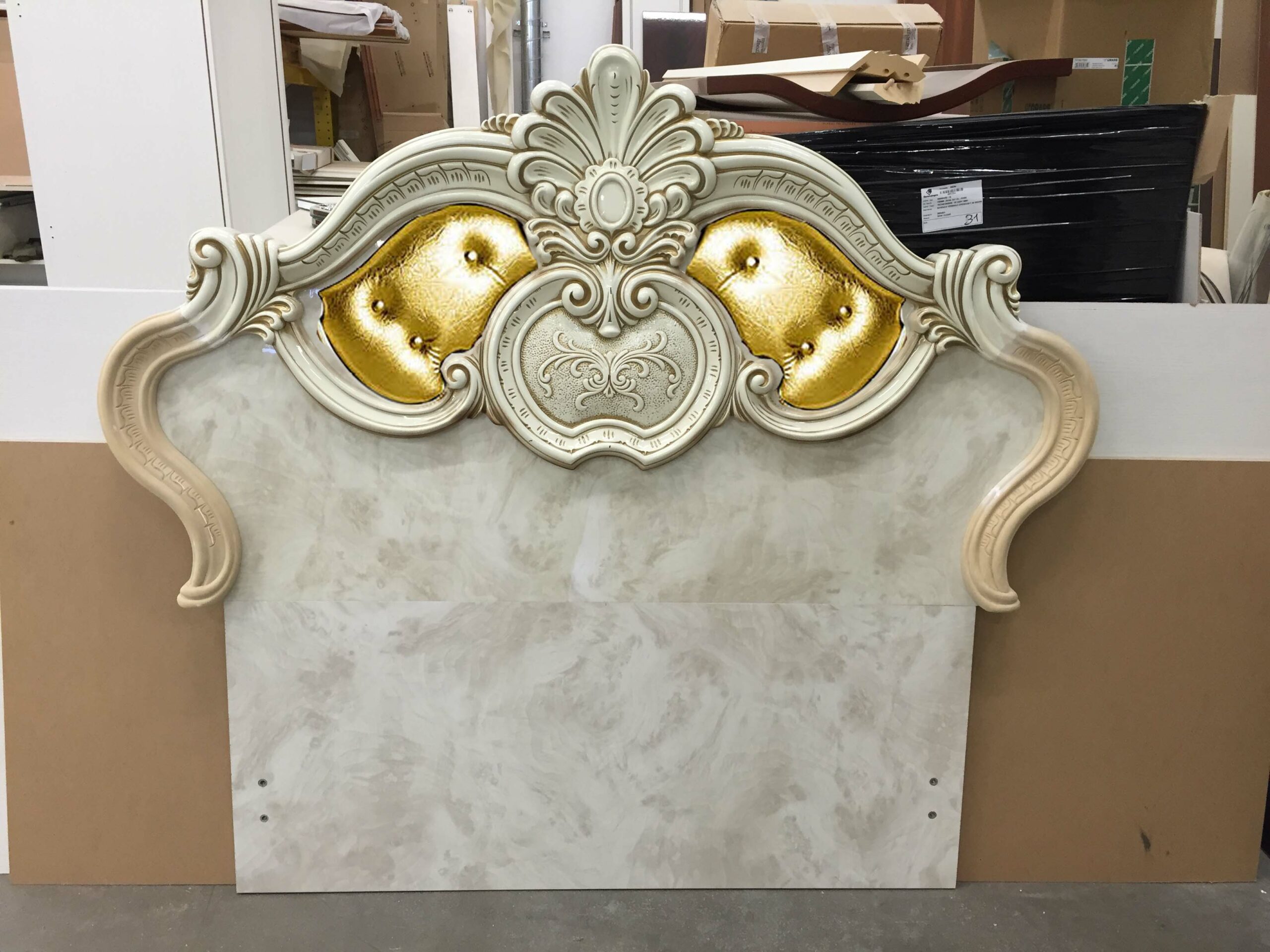 Leonardo H/B 48′ Upholstered