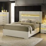 Lucida 5 Pc Queen Wooden Bedroom Set With Chest By Furniture Of America - Image 2