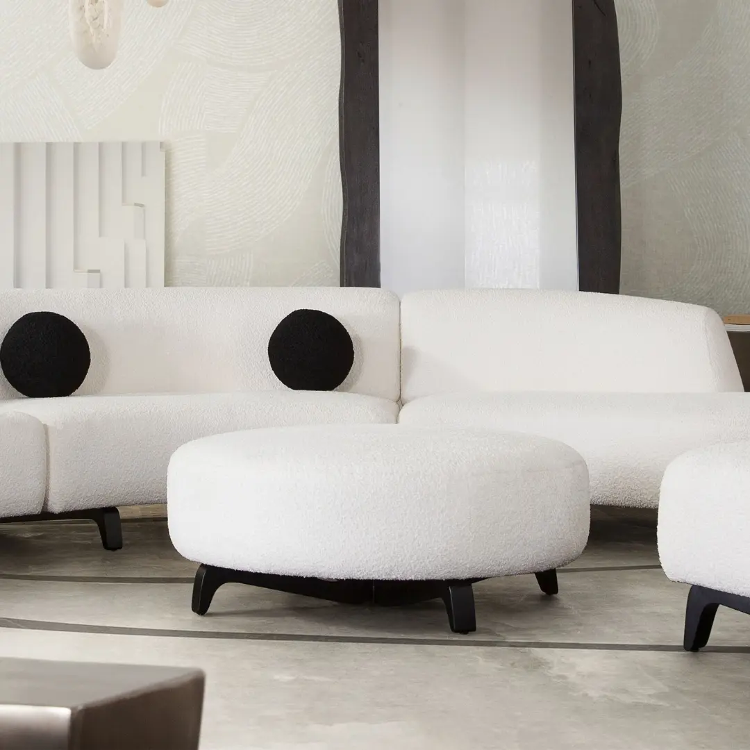 Vesper Round Ottoman in White By Diamond Sofa | U-Trade Furniture Vesper Round Ottoman in White By Diamond Sofa - Image 1